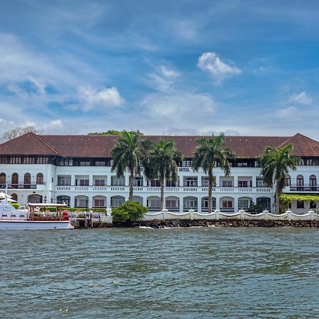 Brunton Boatyard - A Cgh Earth Experience Hotel Kochi Buitenkant foto