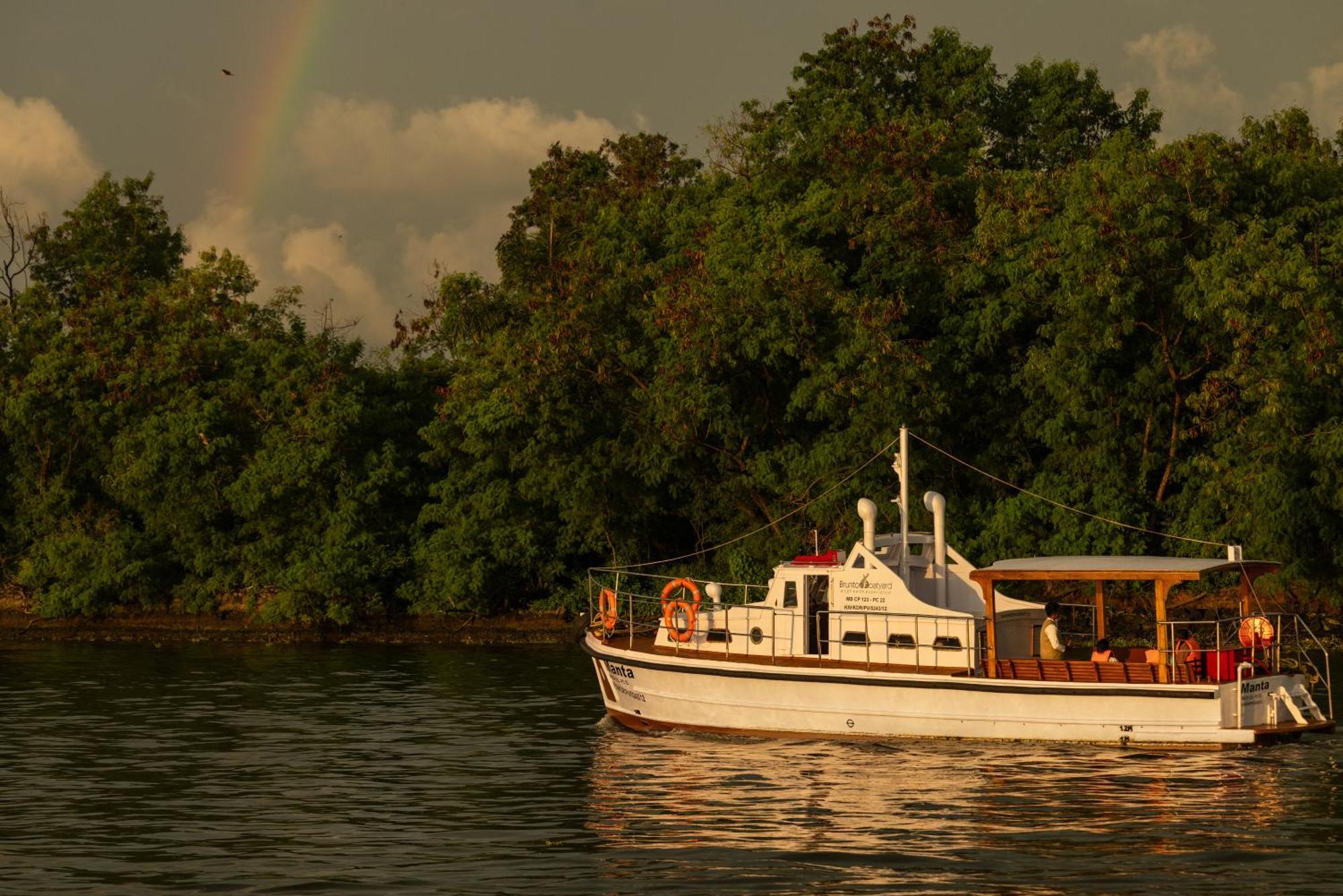 Brunton Boatyard - A Cgh Earth Experience Hotel Kochi Buitenkant foto