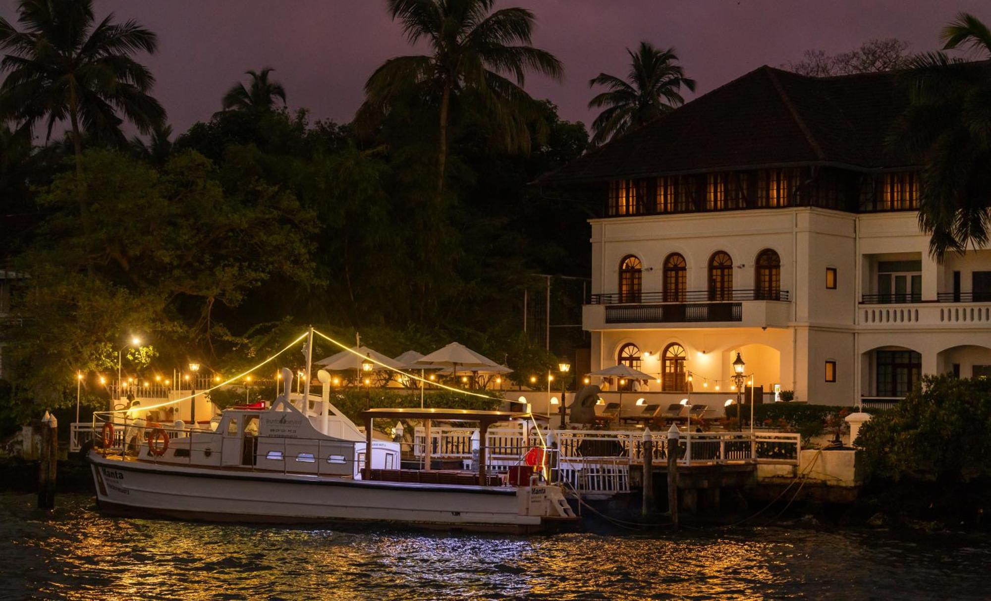 Brunton Boatyard - A Cgh Earth Experience Hotel Kochi Buitenkant foto