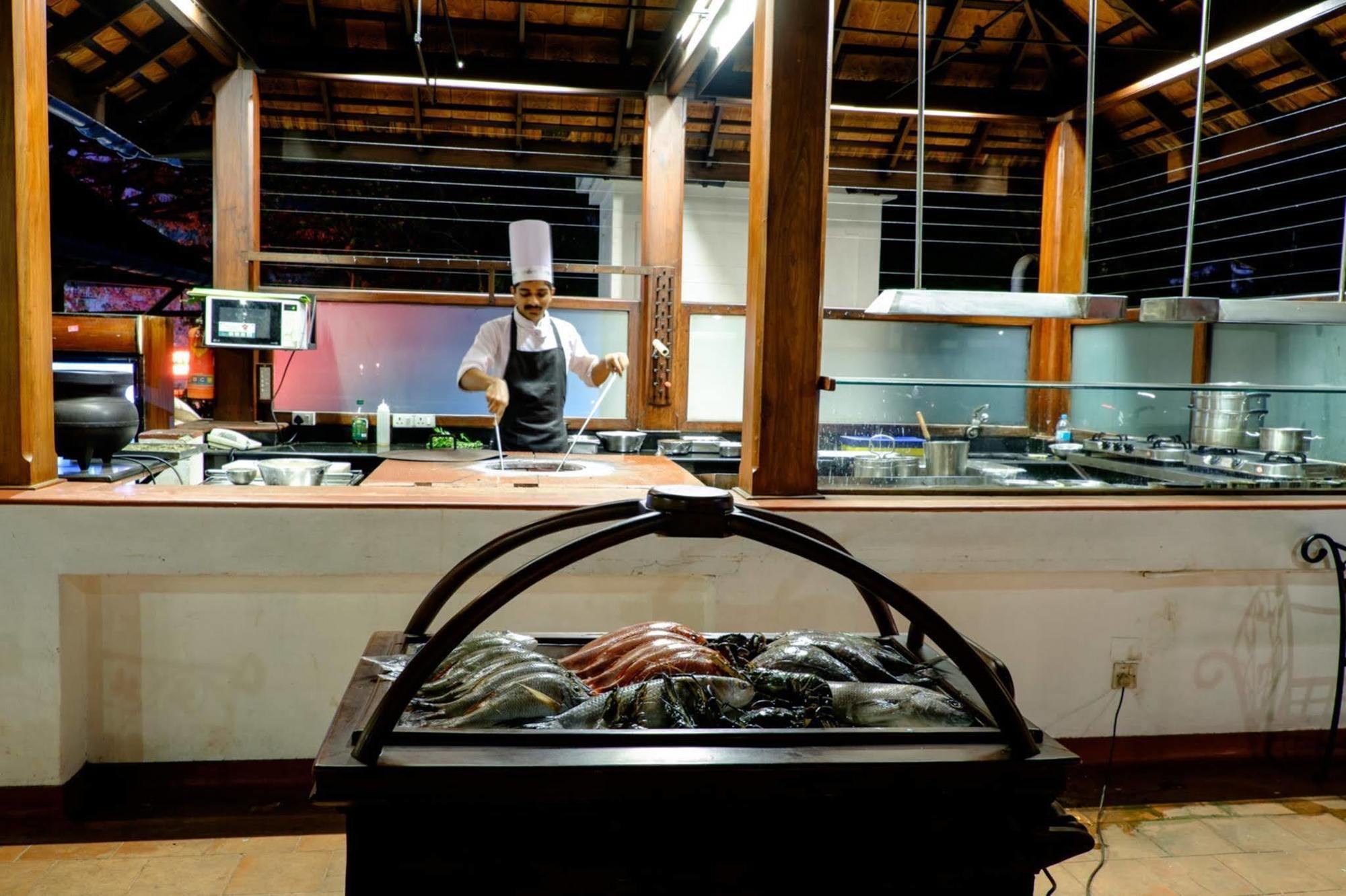 Brunton Boatyard - A Cgh Earth Experience Hotel Kochi Buitenkant foto